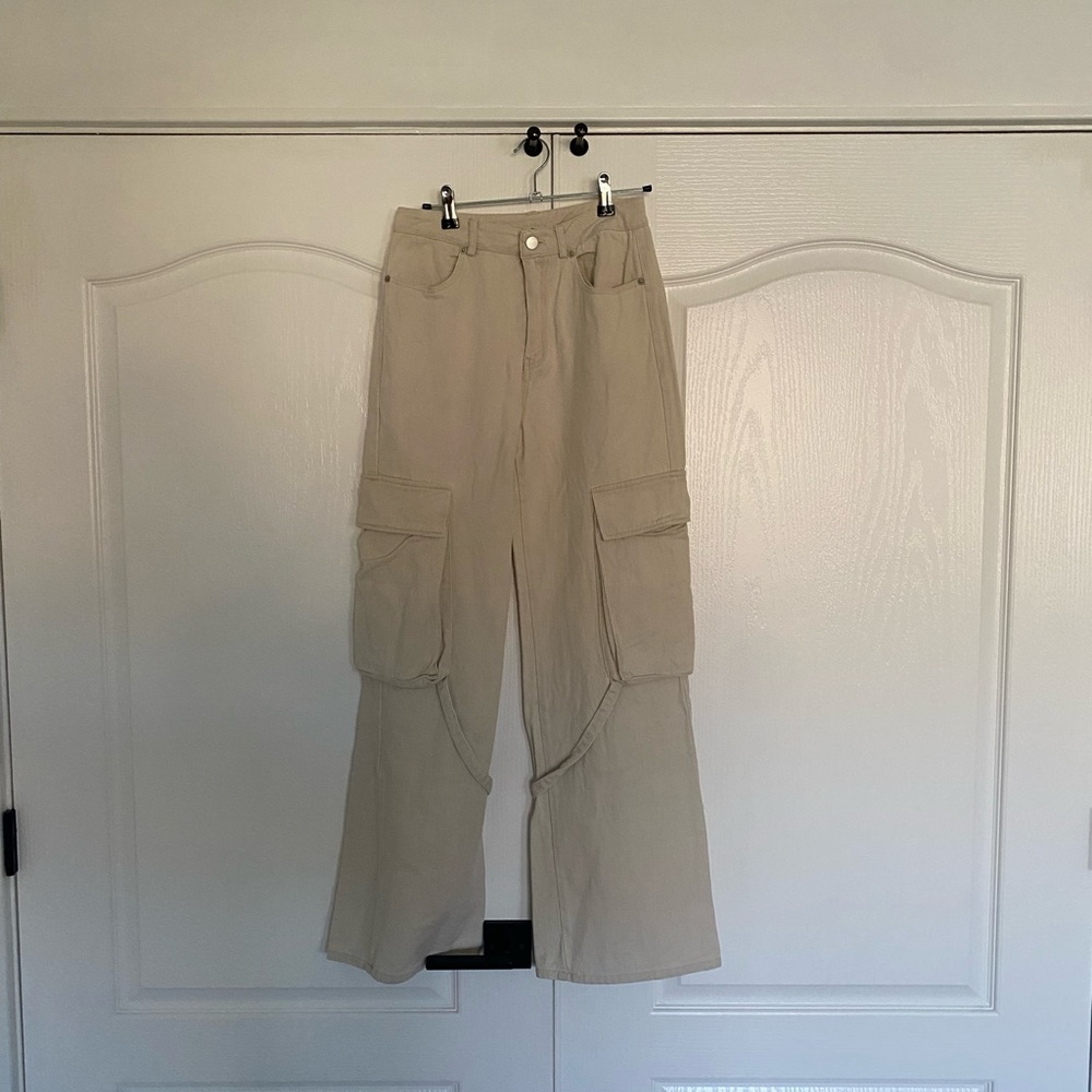 Cream cargo wide leg Pants